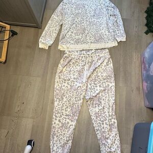 Tribal Cozy Cream Apparel